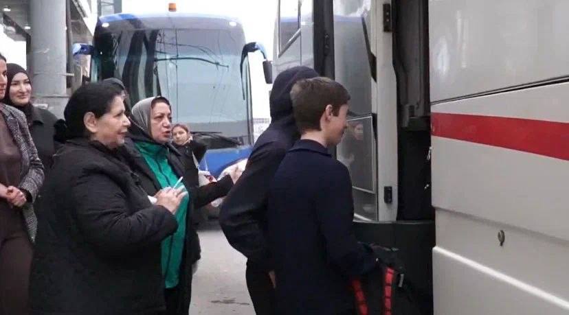 В ВДЦ «Смена» отправились 207 школьников